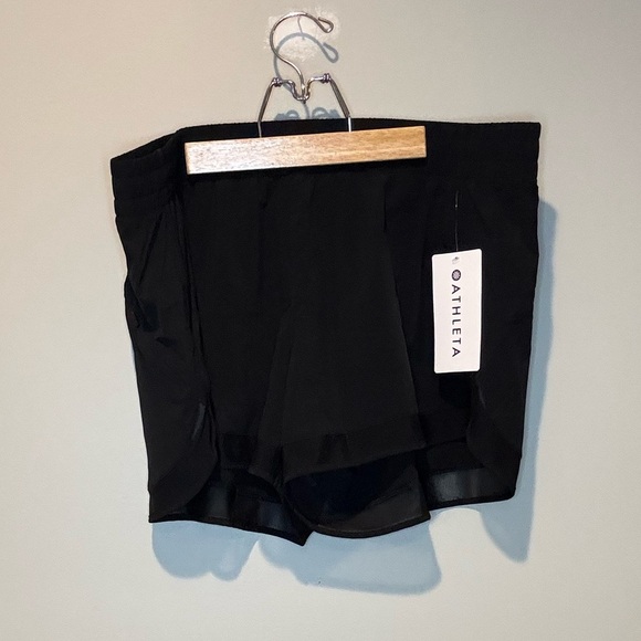 Athleta Mesh Racer Run Short 4" - Picture 3 of 3